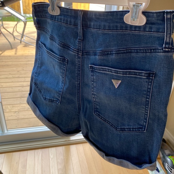 jean shorts by guess, fits us6-8 - Picture 2 of 4